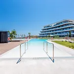 Vivi Homes - Rembrandt Pool, Sauna, Gym & Sea View