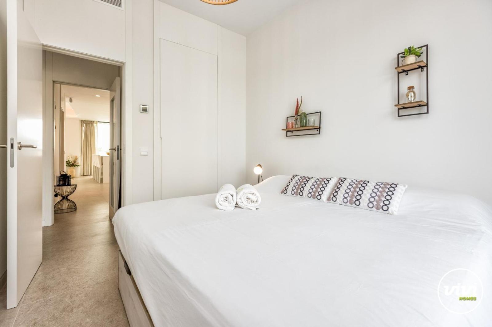 Appartement Vivi Homes - Rembrandt Pool, Sauna, Gym & Sea View