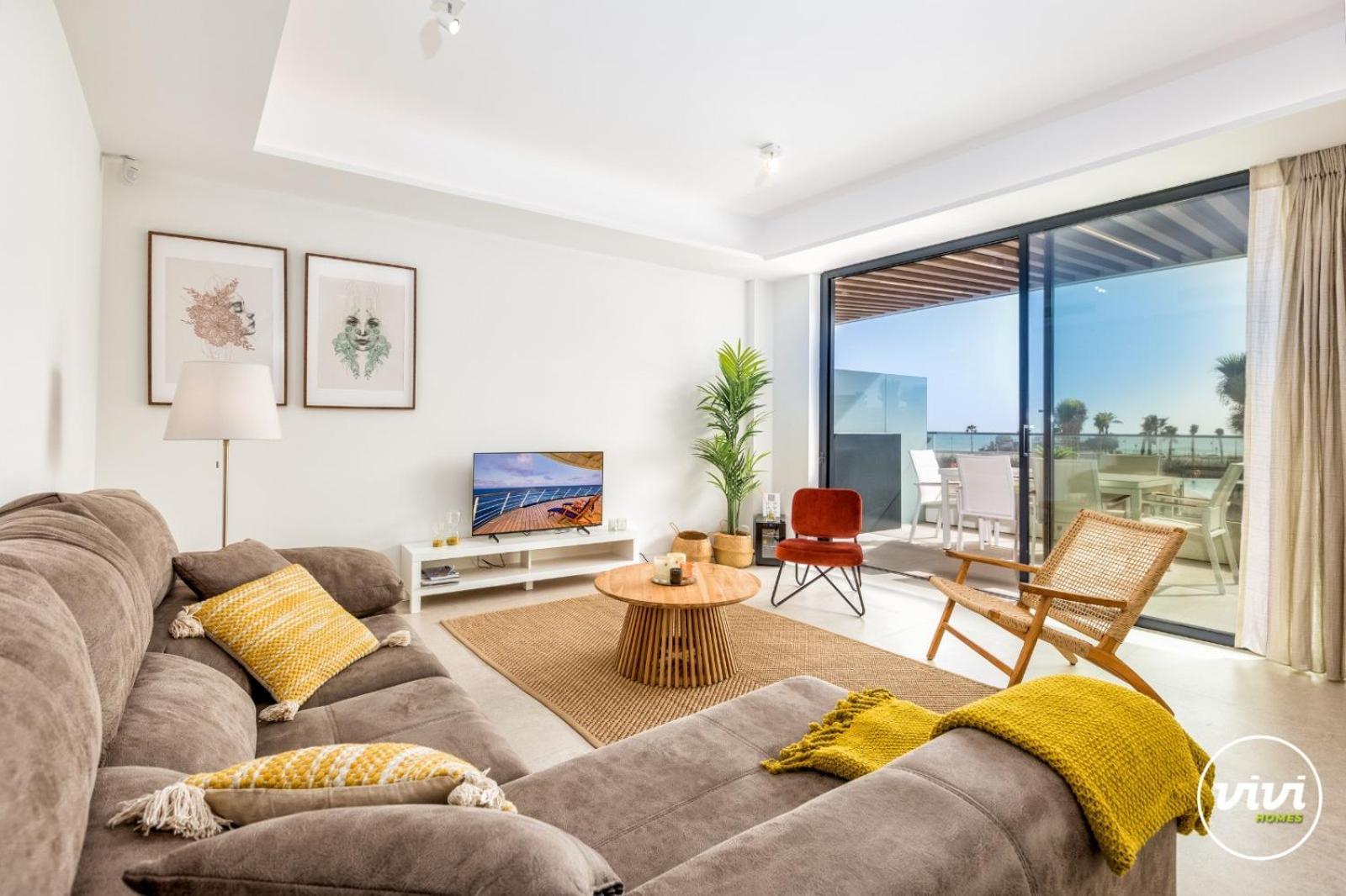 Appartement Vivi Homes - Rembrandt Pool, Sauna, Gym & Sea View *